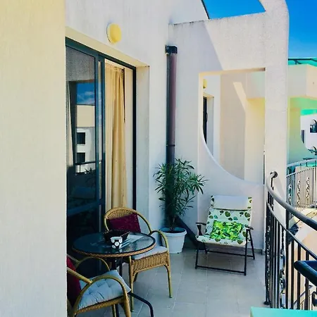 Penthouse At Sunny Beach 아파트 써니비치
